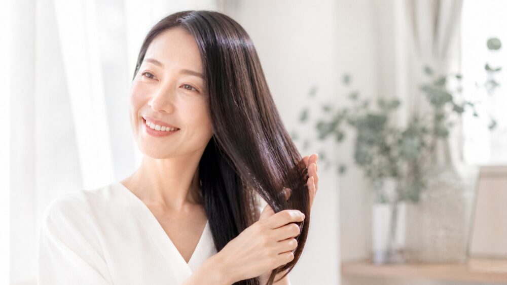 ごわごわ改善ケアでまとまりを取り戻した女性