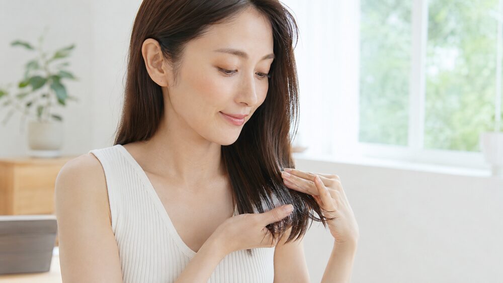 【STEP3】粗めのコームで全体に均一になじませる