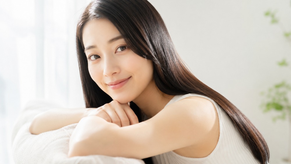 しっとりまとまったツヤのある髪のイメージ