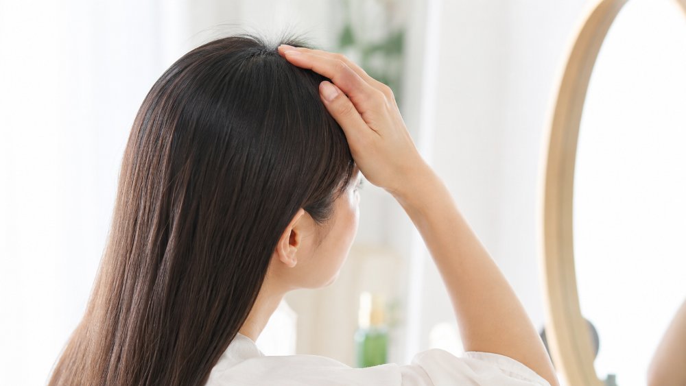 アホ毛を抑える7つの方法