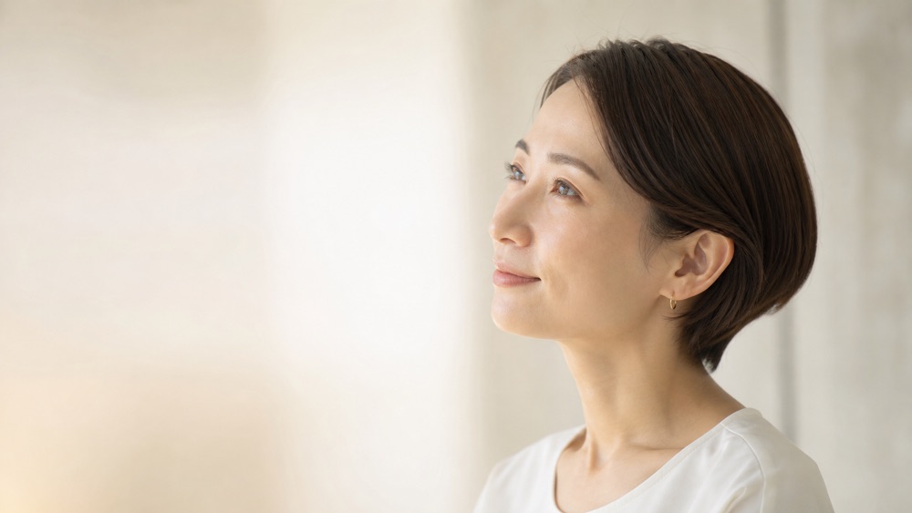 縮毛矯正のやり直しについて考える日本人女性